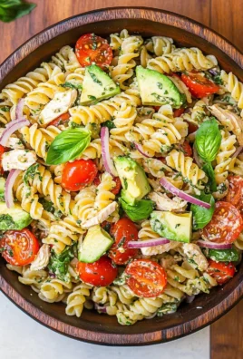 Healthy Chicken Pasta Salad with Avocado, Tomato, and Basil 24 Healthy Chicken Pasta Salad with Avocado, Tomato, and Basil
